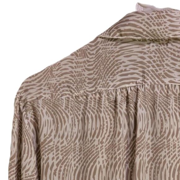 Cover Story Button Down Blouse, Taupe/White Swiggle, Excel. Condition Women's 8 - Picture 4 of 6
